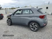 ✅ 2022 Hyundai Venue Limited • VIN: KMHRC8A38NU133123 • Лот: 85143485. Опубликован ранее на Copart с пробегом Не указан. Бесплатный доступ к архиву аукционных продаж из США и подробный отчёт об истории автомобиля на DreamBid. Изображение 2.