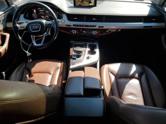 ✅ 2018 Audi Q7 Premium Plus • VIN: WA1LHAF73JD017508 • Лот: 69151505. Опубликован ранее на Copart с пробегом 142 428 миль. Бесплатный доступ к архиву аукционных продаж из США и подробный отчёт об истории автомобиля на DreamBid. Изображение 8.