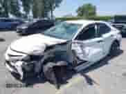 2022 Toyota Camry SE z VIN 4T1T11AK9NU047717, wystawiony jako IAAI lot #42316618 z przebiegiem 86 410 mil mil oraz . Historia ofert i sprzedaży dostępna na DreamBid. Obrazek 19.