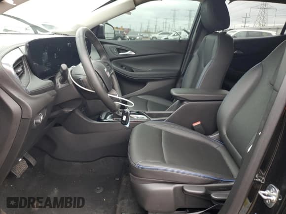 ✅ 2025 Buick Encore GX Sport Touring • VIN: KL4AMDSL4SB020373 • Lot: 86642825. Listed on Copart with 11,570 mi. Free auction sales archive from the USA and detailed vehicle history report at DreamBid. Image 7.