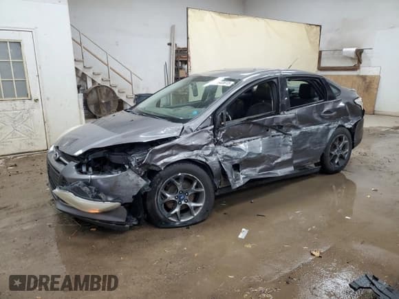 ✅ 2013 Ford Focus SE • VIN: 1FADP3F21DL175665 • Lot: 90840815. Wystawiony na Copart z przebiegiem 175 913 mil. Bezpłatny archiwum sprzedaży aukcyjnych z USA i szczegółowy raport historii pojazdu na DreamBid. Zdjęcie 1.