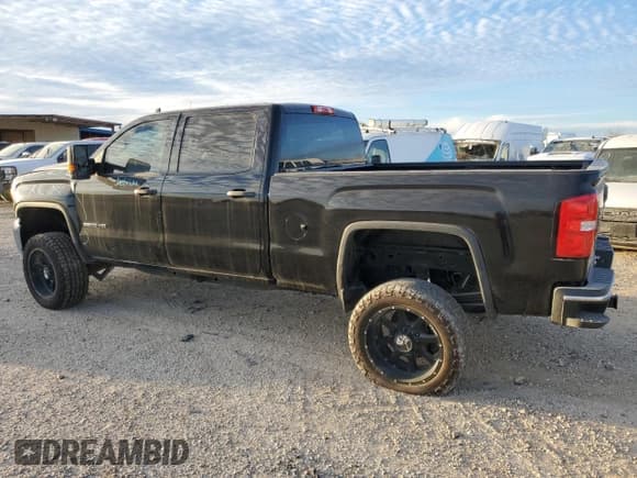 ✅ 2018 GMC Sierra 2500HD • VIN: 1GT12REG8JF167083 • Lot: 42046755. Wystawiony na Copart z przebiegiem 204 046 mil. Bezpłatny archiwum sprzedaży aukcyjnych z USA i szczegółowy raport historii pojazdu na DreamBid. Zdjęcie 2.
