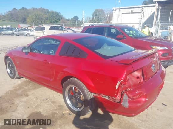 ✅ 2008 Ford Mustang GT Deluxe • VIN: 1ZVHT82H685120215 • Lot: 43426887. Listed on IAAI with 77,034 mi. Free auction sales archive from the USA and detailed vehicle history report at DreamBid. Image 3.