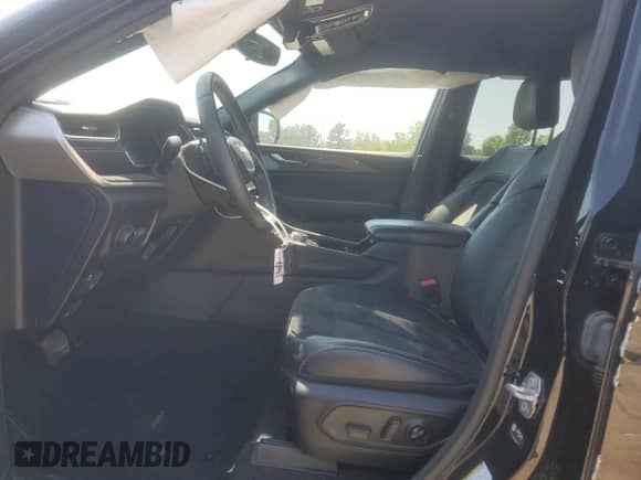 2022 Jeep Grand Cherokee Altitude z VIN 1C4RJGAG7N8572670, wystawiony jako Copart lot #52362295 z przebiegiem 35 921 mil mil oraz Szkoda całkowita • Salvage title. Historia ofert i sprzedaży dostępna na DreamBid. Obrazek 7.