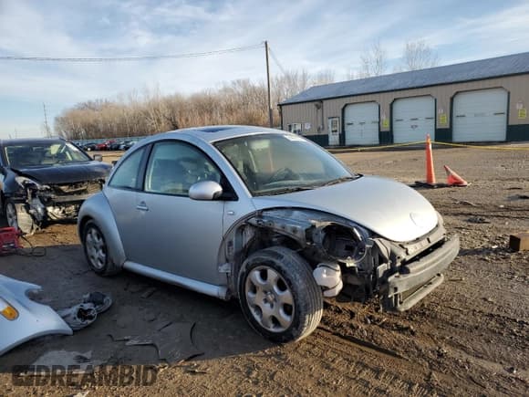 ✅ 2003 Volkswagen Beetle GLS • VIN: 3VWCK21C63M417214 • Lot: 84892564. Listed on Copart with 137,650 mi. Free auction sales archive from the USA and detailed vehicle history report at DreamBid. Image 4.