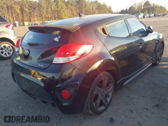✅ 2014 Hyundai Veloster Turbo • VIN: KMHTC6AE7EU203769 • Lot: 41215456. Wystawiony na IAAI z przebiegiem 113 983 mil. Bezpłatny archiwum sprzedaży aukcyjnych z USA i szczegółowy raport historii pojazdu na DreamBid. Zdjęcie 4.