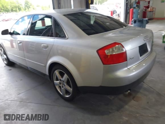 ✅ 2003 Audi A4 3.0L • VIN: WAULT68E33A275638 • Lot: 42481093. Wystawiony na IAAI z przebiegiem 257 722 mil. Bezpłatny archiwum sprzedaży aukcyjnych z USA i szczegółowy raport historii pojazdu na DreamBid. Zdjęcie 3.