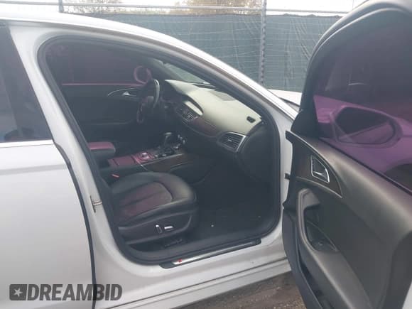 ✅ 2017 Audi A6 Premium • VIN: WAUC8AFC5HN036033 • Lot: 43926010. Wystawiony na IAAI z przebiegiem 114 273 mil. Bezpłatny archiwum sprzedaży aukcyjnych z USA i szczegółowy raport historii pojazdu na DreamBid. Zdjęcie 5.