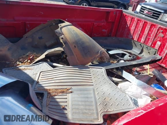 ✅ 2006 Chevrolet Silverado 2500HD LT3 • VIN: 1GCHK23D66F234544 • Lot: 43714309. Wystawiony na IAAI z przebiegiem 226 094 mil. Bezpłatny archiwum sprzedaży aukcyjnych z USA i szczegółowy raport historii pojazdu na DreamBid. Zdjęcie 12.