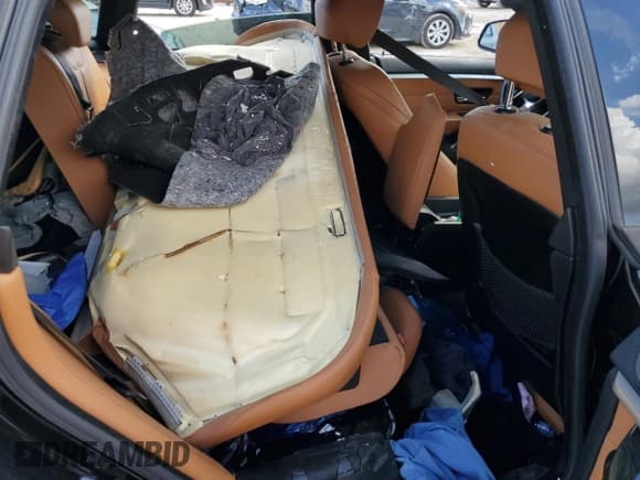 ✅ 2018 BMW 4 Series 440i • VIN: WBA4J5C56JBF20180 • Lot: 84401425. Wystawiony na Copart z przebiegiem Nie podano. Bezpłatny archiwum sprzedaży aukcyjnych z USA i szczegółowy raport historii pojazdu na DreamBid. Zdjęcie 10.