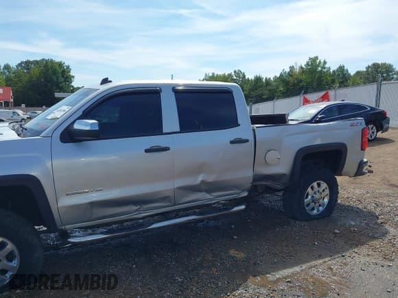 ✅ 2015 Chevrolet Silverado 2500HD LT • VIN: 1GC1KVE88FF156755 • Lot: 43061880. Listed on IAAI with 240,165 mi. Free auction sales archive from the USA and detailed vehicle history report at DreamBid. Image 6.