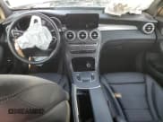 ✅ 2021 Mercedes-Benz GLC 300 • VIN: W1N0G8EB9MF917874 • Лот: 67851595. Опубликован ранее на Copart с пробегом Не указан. Бесплатный доступ к архиву аукционных продаж из США и подробный отчёт об истории автомобиля на DreamBid. Изображение 8.
