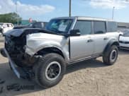 ✅ 2023 Ford Bronco • VIN: 1FMEE5DP1PLB89368 • Lot: 41957069. Wystawiony na IAAI z przebiegiem 14 387 mil. Bezpłatny archiwum sprzedaży aukcyjnych z USA i szczegółowy raport historii pojazdu na DreamBid. Zdjęcie 2.