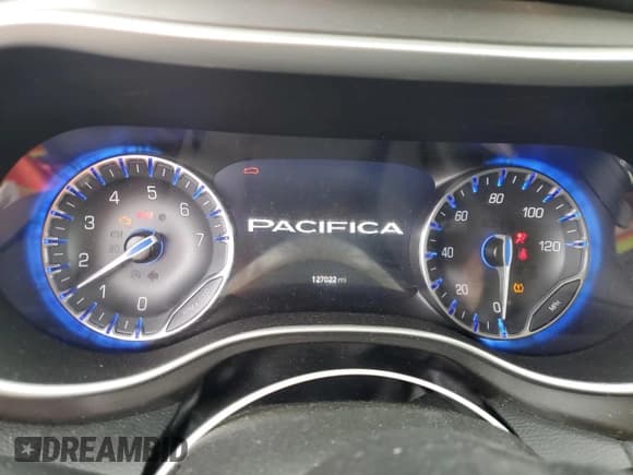 ✅ 2022 Chrysler Pacifica Touring L • VIN: 2C4RC1BG8NR150871 • Lot: 67777385. Wystawiony na Copart z przebiegiem 127 022 mil. Bezpłatny archiwum sprzedaży aukcyjnych z USA i szczegółowy raport historii pojazdu na DreamBid. Zdjęcie 9.