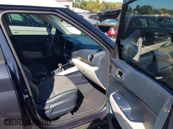 ✅ 2022 Hyundai Venue Limited • VIN: KMHRC8A32NU146854 • Lot: 43457704. Listed on IAAI with 29,285 mi. Free auction sales archive from the USA and detailed vehicle history report at DreamBid. Image 5.