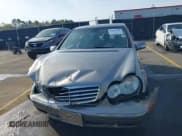 ✅ 2004 Mercedes-Benz C 240 • VIN: WDBRF61J74A618477 • Lot: 41894135. Wystawiony na IAAI z przebiegiem 103 171 mil. Bezpłatny archiwum sprzedaży aukcyjnych z USA i szczegółowy raport historii pojazdu na DreamBid. Zdjęcie 11.