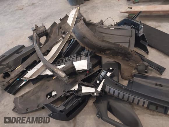 ✅ 2020 Lexus NX 300 F Sport • VIN: JTJJARBZXL5020472 • Lot: 42516025. Wystawiony na IAAI z przebiegiem 85 382 mil. Bezpłatny archiwum sprzedaży aukcyjnych z USA i szczegółowy raport historii pojazdu na DreamBid. Zdjęcie 12.