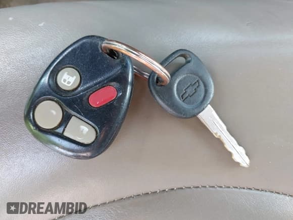 ✅ 2004 Chevrolet Express Passenger • VIN: 1GBFG15T441149305 • Lot: 43040447. Listed on IAAI with 169,635 mi. Free auction sales archive from the USA and detailed vehicle history report at DreamBid. Image 11.