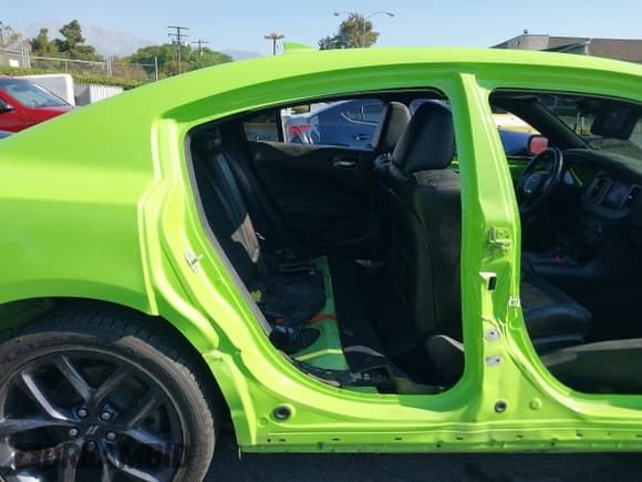 ✅ 2023 Dodge Charger GT • VIN: 2C3CDXHG1PH569946 • Lot: 42840365. Wystawiony na IAAI z przebiegiem 48 069 mil. Bezpłatny archiwum sprzedaży aukcyjnych z USA i szczegółowy raport historii pojazdu na DreamBid. Zdjęcie 8.