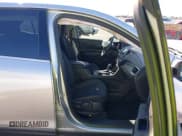 ✅ 2020 Chevrolet Equinox LT • VIN: 3GNAXUEV7LS688725 • Лот: 43431490. Опубликован ранее на IAAI с пробегом 127 572 миль. Бесплатный доступ к архиву аукционных продаж из США и подробный отчёт об истории автомобиля на DreamBid. Изображение 5.