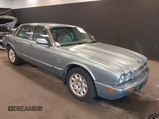 ✅ 2002 Jaguar XJ 8 • VIN: SAJDA14CX2LF48120 • Лот: 42137958. Опубликован ранее на IAAI с пробегом 164 754 миль. Бесплатный доступ к архиву аукционных продаж из США и подробный отчёт об истории автомобиля на DreamBid. Изображение 1.