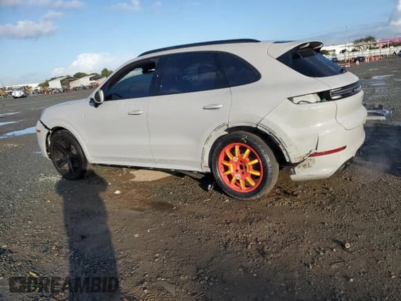 ✅ 2024 Porsche Cayenne • VIN: WP1AA2AY7RDA03399 • Lot: 42403415. Listed on Copart with 24,319 mi. Free auction sales archive from the USA and detailed vehicle history report at DreamBid. Image 2.