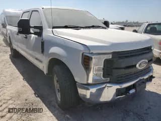 ✅ 2019 Ford F-350 XL • VIN: 1FT8W3AT3KEF01742 • Lot: 71810954. Wystawiony na Copart z przebiegiem 92 873 mil. Bezpłatny archiwum sprzedaży aukcyjnych z USA i szczegółowy raport historii pojazdu na DreamBid. Zdjęcie 4.