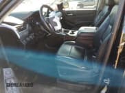 ✅ 2016 Chevrolet Suburban LS • VIN: 1GNSKGKC0GR277392 • Lot: 81545174. Wystawiony na Copart z przebiegiem 151 359 mil. Bezpłatny archiwum sprzedaży aukcyjnych z USA i szczegółowy raport historii pojazdu na DreamBid. Zdjęcie 7.