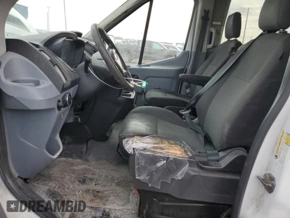 ✅ 2018 Ford Transit Passenger XL • VIN: 1FBAX2CM3JKA97862 • Lot: 43121545. Wystawiony na Copart z przebiegiem 67 592 mil. Bezpłatny archiwum sprzedaży aukcyjnych z USA i szczegółowy raport historii pojazdu na DreamBid. Zdjęcie 7.
