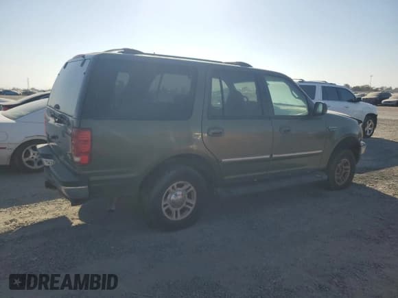 ✅ 2001 Ford Expedition XLT • VIN: 1FMPU16L81LB17492 • Лот: 72215294. Опубликован ранее на Copart с пробегом 255 481 миль. Бесплатный доступ к архиву аукционных продаж из США и подробный отчёт об истории автомобиля на DreamBid. Изображение 3.