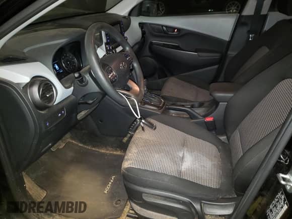 2020 Hyundai Kona SE с VIN KM8K1CAAXLU408030, выставлен на аукционе Copart как лот 41689063 с пробегом 31 164 миль миль и . История ставок и продаж доступна на DreamBid. Изображение 7.