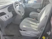 ✅ 2011 Toyota Sienna • VIN: 5TDZK3DC4BS148868 • Lot: 85513295. Wystawiony na Copart z przebiegiem 206 537 mil. Bezpłatny archiwum sprzedaży aukcyjnych z USA i szczegółowy raport historii pojazdu na DreamBid. Zdjęcie 7.