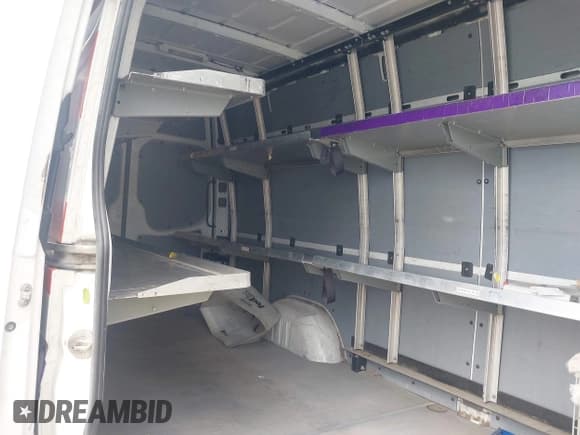 ✅ 2016 Mercedes-Benz Sprinter Cargo EXT • VIN: WD3PE8DD1GP361650 • Lot: 42424508. Wystawiony na IAAI z przebiegiem 400 073 mil. Bezpłatny archiwum sprzedaży aukcyjnych z USA i szczegółowy raport historii pojazdu na DreamBid. Zdjęcie 8.
