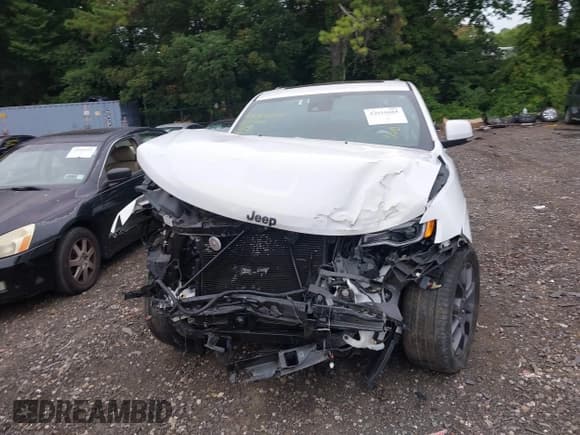 ✅ 2020 Jeep Grand Cherokee Overland • VIN: 1C4RJFCG7LC425895 • Lot: 43010685. Listed on IAAI with 50,820 mi. Free auction sales archive from the USA and detailed vehicle history report at DreamBid. Image 12.