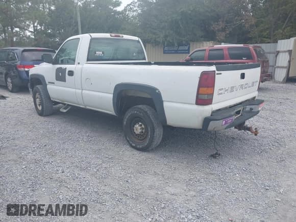 ✅ 2002 Chevrolet Silverado 2500HD • VIN: 1GCHC24U92E140704 • Lot: 43611134. Wystawiony na IAAI z przebiegiem Nie podano. Bezpłatny archiwum sprzedaży aukcyjnych z USA i szczegółowy raport historii pojazdu na DreamBid. Zdjęcie 3.