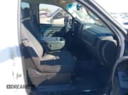 ✅ 2012 Chevrolet Silverado 2500HD LT • VIN: 1GC1CXCG5CF118379 • Lot: 43487379. Wystawiony na IAAI z przebiegiem 384 499 mil. Bezpłatny archiwum sprzedaży aukcyjnych z USA i szczegółowy raport historii pojazdu na DreamBid. Zdjęcie 5.