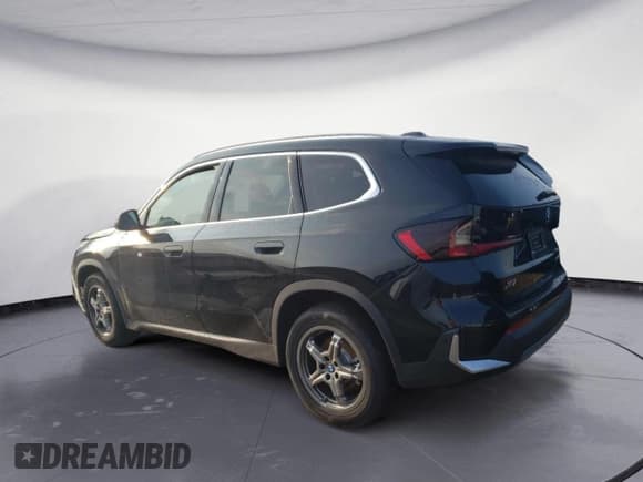 ✅ 2023 BMW X1 xDrive28i • VIN: WBX73EF01P5X03858 • Lot: 64289143. Wystawiony na Copart z przebiegiem 318 mil. Bezpłatny archiwum sprzedaży aukcyjnych z USA i szczegółowy raport historii pojazdu na DreamBid. Zdjęcie 2.