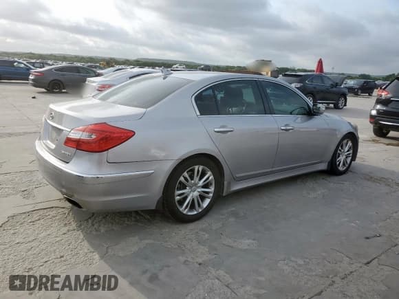 ✅ 2013 Hyundai Genesis 3.8L • VIN: KMHGC4DD8DU227327 • Lot: 61156535. Wystawiony na Copart z przebiegiem 78 659 mil. Bezpłatny archiwum sprzedaży aukcyjnych z USA i szczegółowy raport historii pojazdu na DreamBid. Zdjęcie 3.