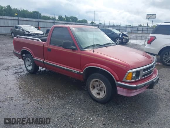 ✅ 1995 Chevrolet S-10 • VIN: 1GCCS14ZXS8174085 • Лот: 42236832. Опубликован ранее на IAAI с пробегом 119 799 миль. Бесплатный доступ к архиву аукционных продаж из США и подробный отчёт об истории автомобиля на DreamBid. Изображение 1.