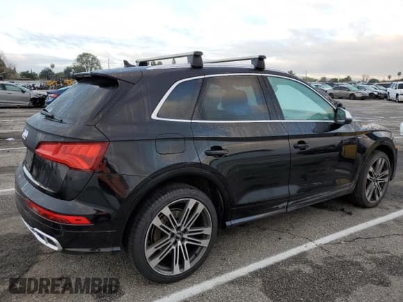 ✅ 2018 Audi SQ5 Premium Plus • VIN: WA1A4AFY2J2142426 • Лот: 45934893. Опубликован ранее на Copart с пробегом 15 563 миль. Бесплатный доступ к архиву аукционных продаж из США и подробный отчёт об истории автомобиля на DreamBid. Изображение 3.