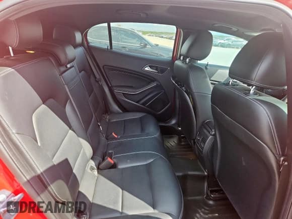 ✅ 2019 Mercedes-Benz GLA 250 • VIN: WDCTG4EBXKJ615138 • Лот: 84481645. Опубликован ранее на Copart с пробегом 30 585 миль. Бесплатный доступ к архиву аукционных продаж из США и подробный отчёт об истории автомобиля на DreamBid. Изображение 11.