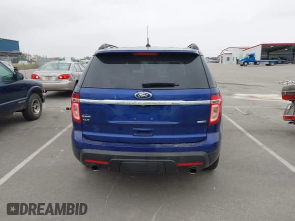 ✅ 2015 Ford Explorer XLT • VIN: 1FM5K8D88FGA40675 • Lot: 43527775. Wystawiony na IAAI z przebiegiem 144 981 mil. Bezpłatny archiwum sprzedaży aukcyjnych z USA i szczegółowy raport historii pojazdu na DreamBid. Zdjęcie 16.