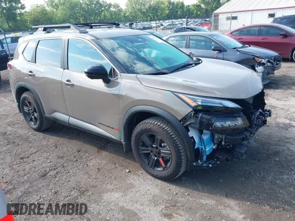 ✅ 2025 Nissan Rogue SV • VIN: 5N1BT3BBXSC805856 • Lot: 42431949. Listed on IAAI with 1,084 mi. Free auction sales archive from the USA and detailed vehicle history report at DreamBid. Image 1.