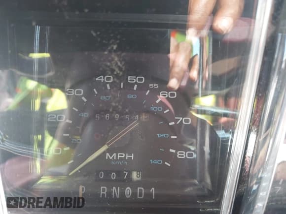 ✅ 1989 Lincoln Town Car • VIN: 1LNBM81F1KY733155 • Lot: 42835861. Wystawiony na IAAI z przebiegiem 156 954 mil. Bezpłatny archiwum sprzedaży aukcyjnych z USA i szczegółowy raport historii pojazdu na DreamBid. Zdjęcie 7.