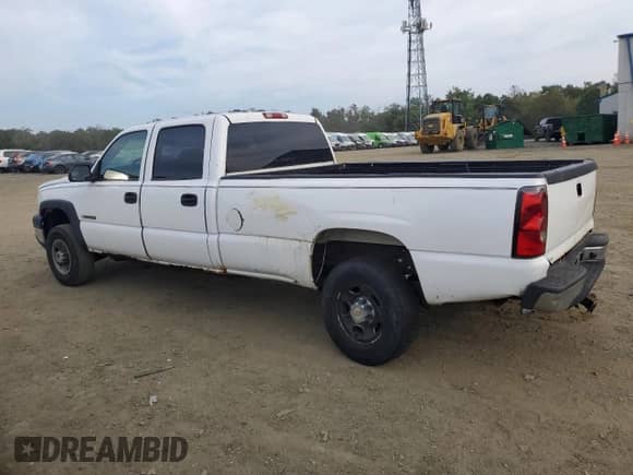 ✅ 2007 Chevrolet Silverado 2500HD LS • VIN: 1GCHC23U37F198200 • Lot: 81631835. Wystawiony na Copart z przebiegiem Nie podano. Bezpłatny archiwum sprzedaży aukcyjnych z USA i szczegółowy raport historii pojazdu na DreamBid. Zdjęcie 2.