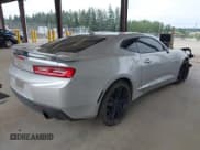 ✅ 2017 Chevrolet Camaro 1SS • VIN: 1G1FE1R79H0115122 • Lot: 42788210. Wystawiony na IAAI z przebiegiem 56 531 mil. Bezpłatny archiwum sprzedaży aukcyjnych z USA i szczegółowy raport historii pojazdu na DreamBid. Zdjęcie 4.