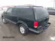 1998 Chevrolet Blazer LT with VIN 1GNDT13W1W2174436, listed as a IAAI auction lot 41212378 with Not provided miles and . Bid and sale history available at DreamBid. Image 3.