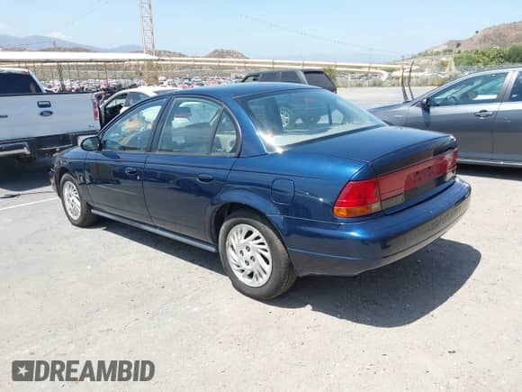 1998 Saturn SL с VIN 1G8ZK5270WZ174447, выставлен на аукционе IAAI как лот 42543578 с пробегом 137 326 миль миль и . История ставок и продаж доступна на DreamBid. Изображение 3.