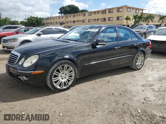 ✅ 2007 Mercedes-Benz E 550 • VIN: WDBUF72X57B077169 • Лот: 90361725. Опубликован ранее на Copart с пробегом 159 970 миль. Бесплатный доступ к архиву аукционных продаж из США и подробный отчёт об истории автомобиля на DreamBid. Изображение 1.
