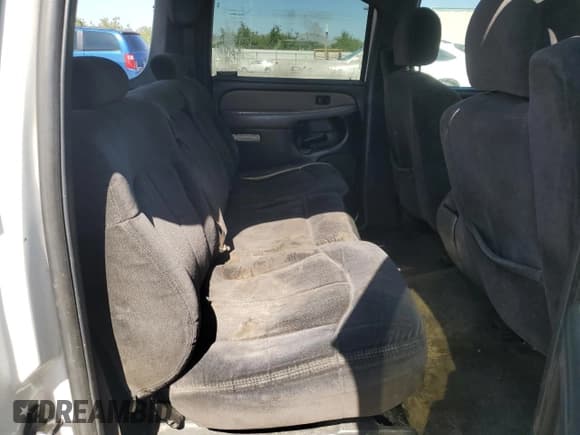 ✅ 2002 Chevrolet Suburban LS • VIN: 1GNEC16T82J219779 • Лот: 61617045. Опубликован ранее на Copart с пробегом 307 726 миль. Бесплатный доступ к архиву аукционных продаж из США и подробный отчёт об истории автомобиля на DreamBid. Изображение 11.